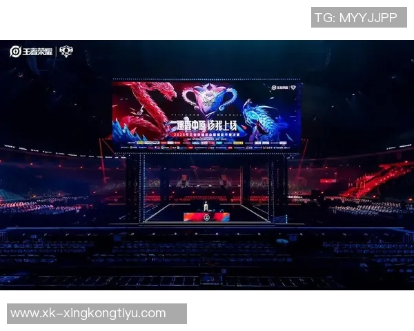 2025铁人荣耀时刻全队齐心协力捧杯共庆冠军荣耀之夜