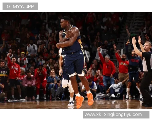 詹姆斯今日无比赛分享高尔夫球乐趣与冰浴恢复瞬间引发球迷热议 詹姆斯今日无比赛分享高尔夫球乐趣与冰浴恢复瞬间引发球迷热议